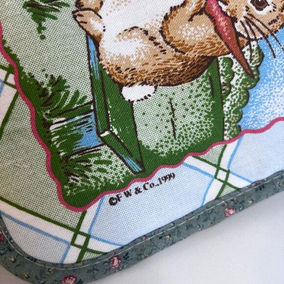Bunny Potholders Set of 2 Easter Garden VTG Frederick Warne & Co Cottage Core - Picture 4 of 10